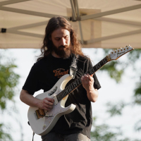 Léo – Guitare Léo – Guitare